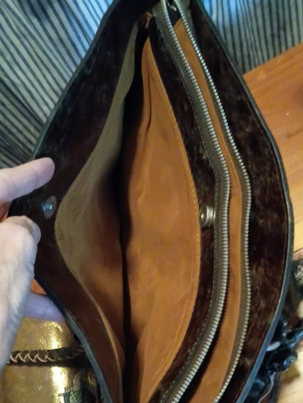 EUC Patricia Nash Turquoise & Brown Tooled Bag with Tassel & Matching wallet - Picture 8 of 12